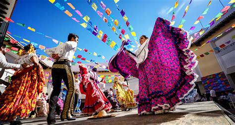 gente de puebla mexico|Las 10 Tradiciones y Costumbres de Puebla Más。